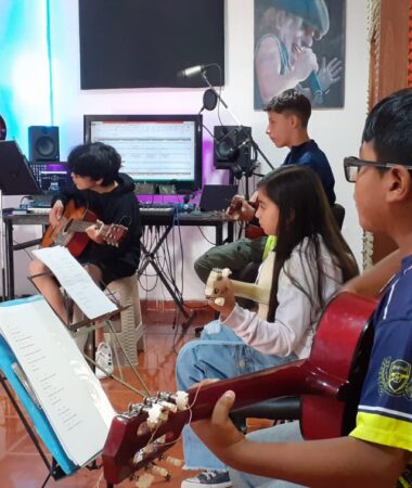 curso de guitarra bateria piano violin galeria 12